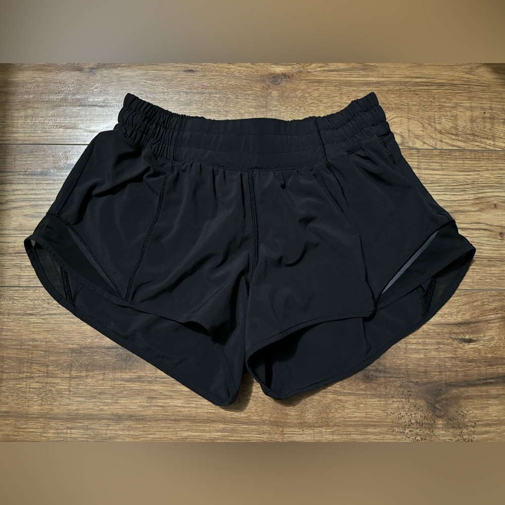 Lululemon Hotty Hot shorts size 6
